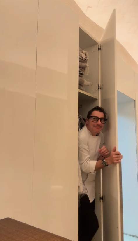 El cocinero dentro del armario   Instagram