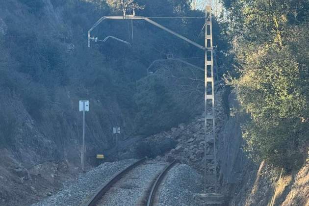 Imatge del despreniment a les vies de l'R1 / Xarxes