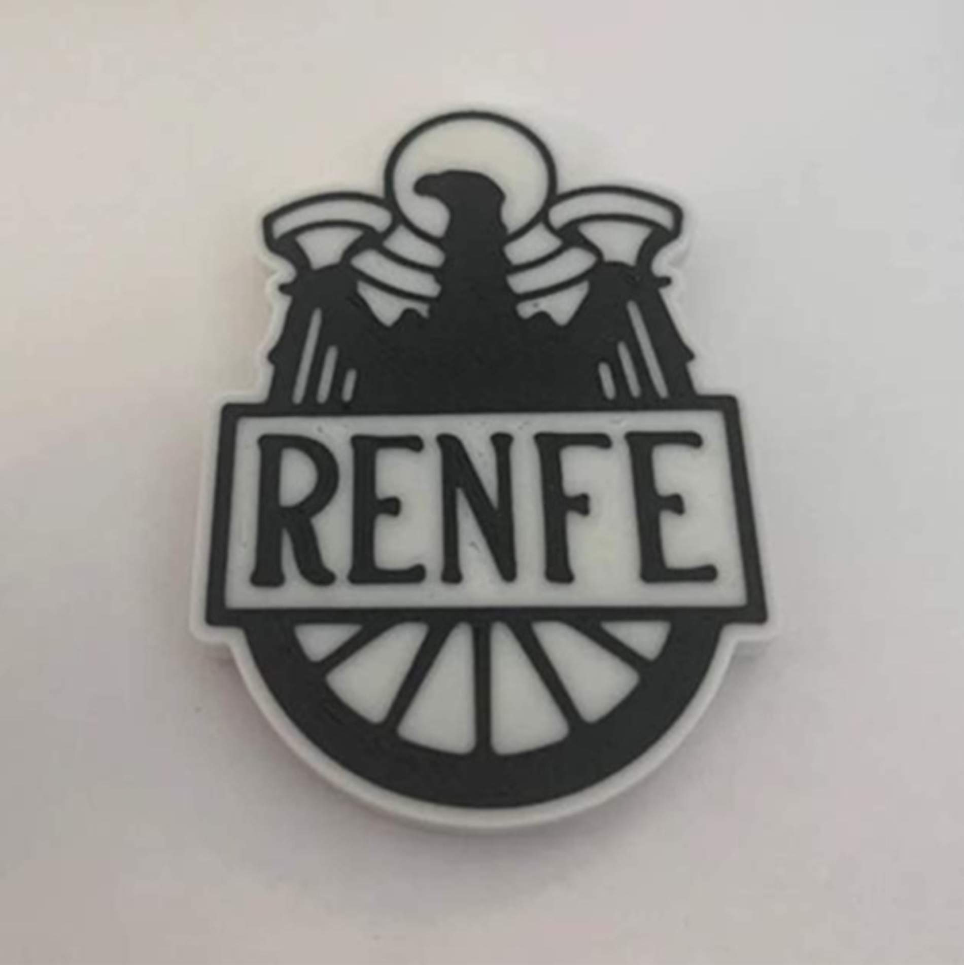 Primer logo de Renfe (1941) amb l'Àliga de Sant Joan del regim franquista. Font Pinterest