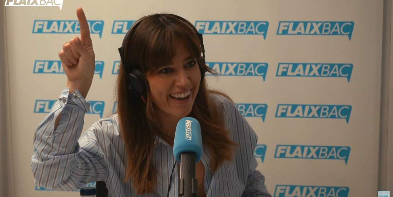 Núria Marin durante la entrevista en Bacstage, de Flaixbac   YouTube