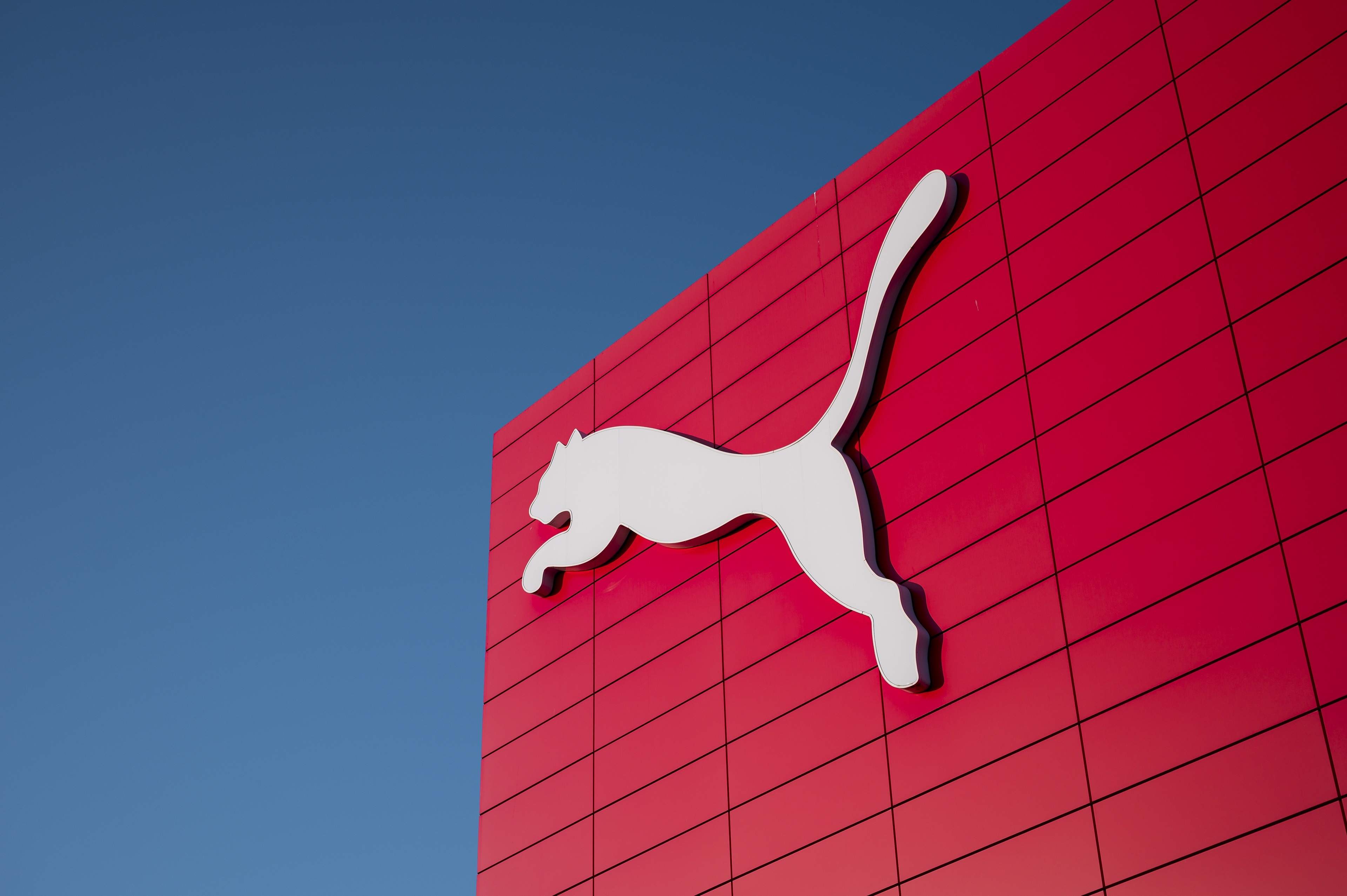 Las PUMA rebajadas que están conquistando a los que antes solo llevaban Jordan ahora cuestan un 44% menos