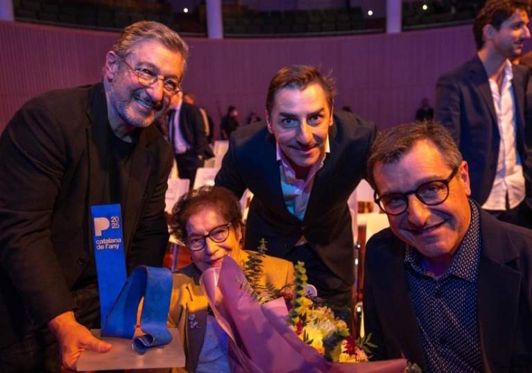 Los hermanos Roca, con su madre IG