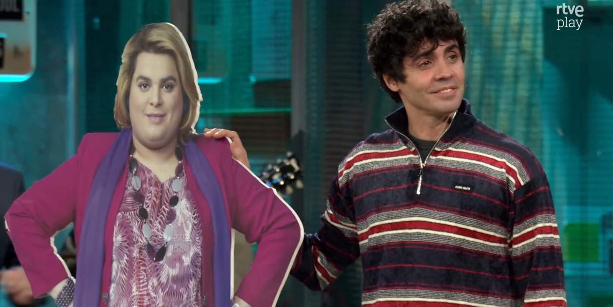 Javi Ambrossi llega a 'La revuelta' acompañado de Paquita Salas / RTVE Play