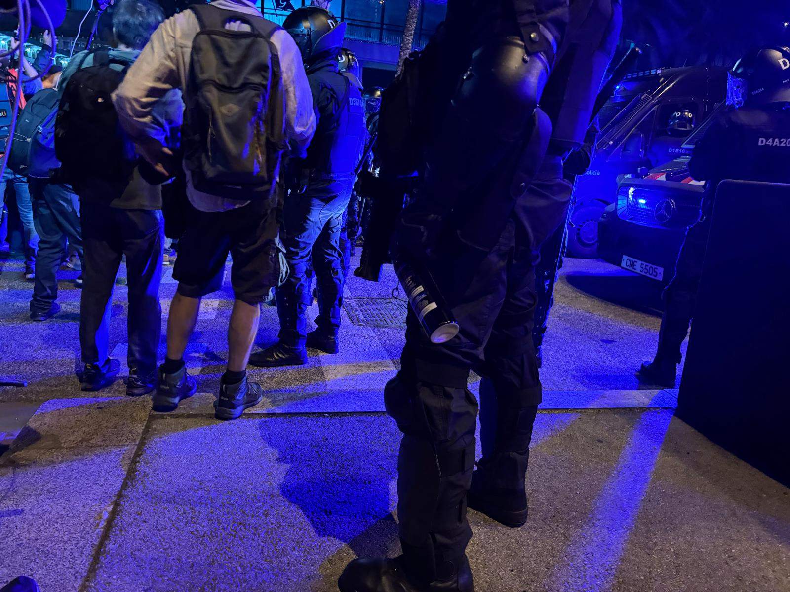 Mossos se avienen a "revisar" el uso del gas pimienta por presiones de los socios de investidura del Govern