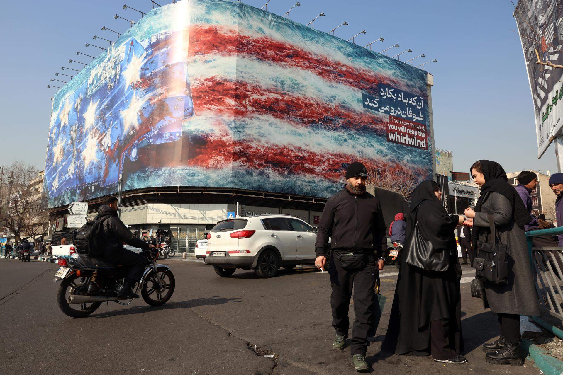 Irán: entre el luto por la represión y la inquieta espera de un bombardeo de EE. UU