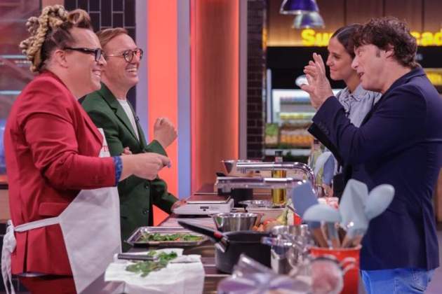 El Torito, con su marido Raúl, en 'Masterchef Celebrity', con Victoria Federica y Jordi Cruz TVE