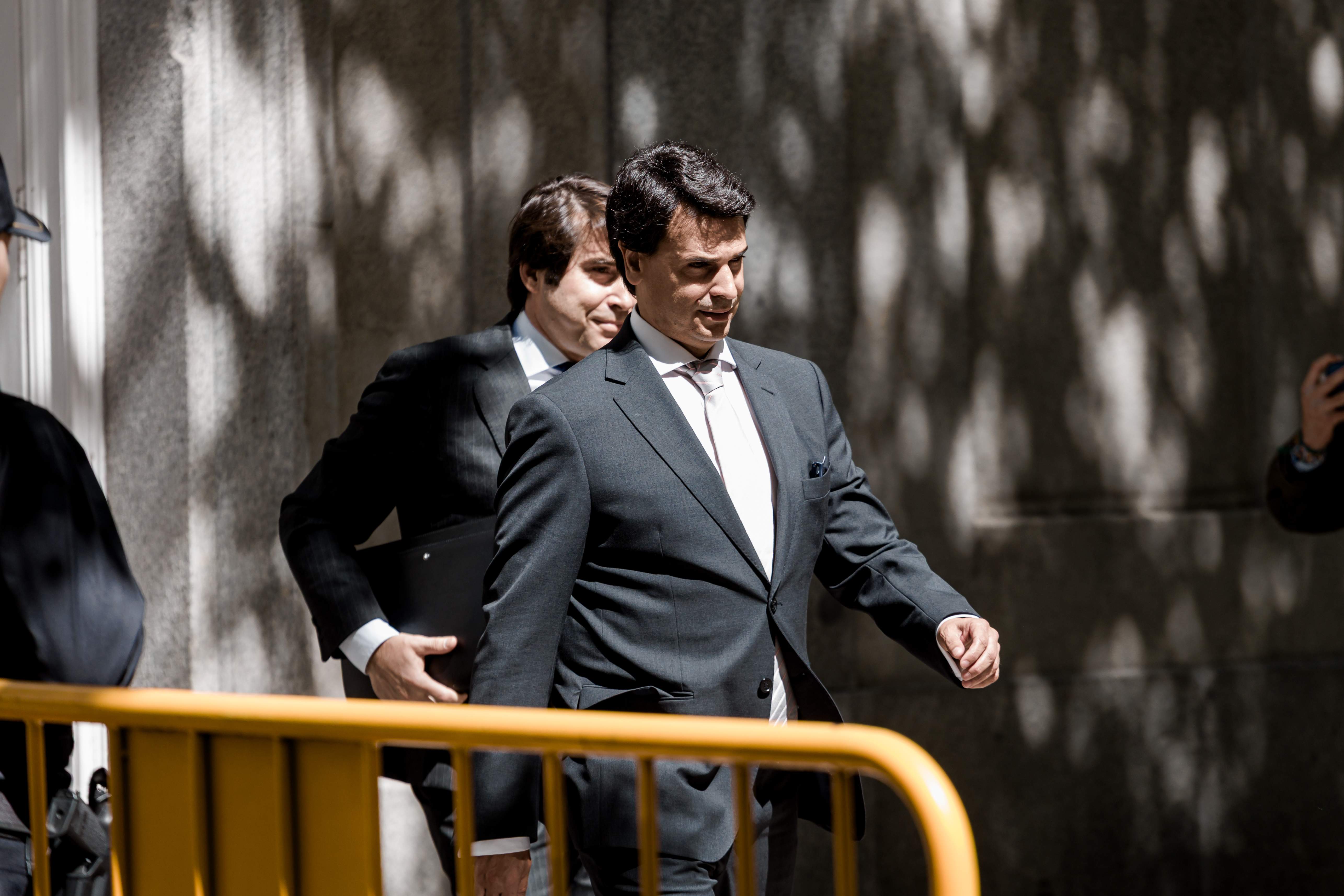 L'UCO investiga la parella d’Ayuso per cobrar una comissió milionària en la venda de mascaretes