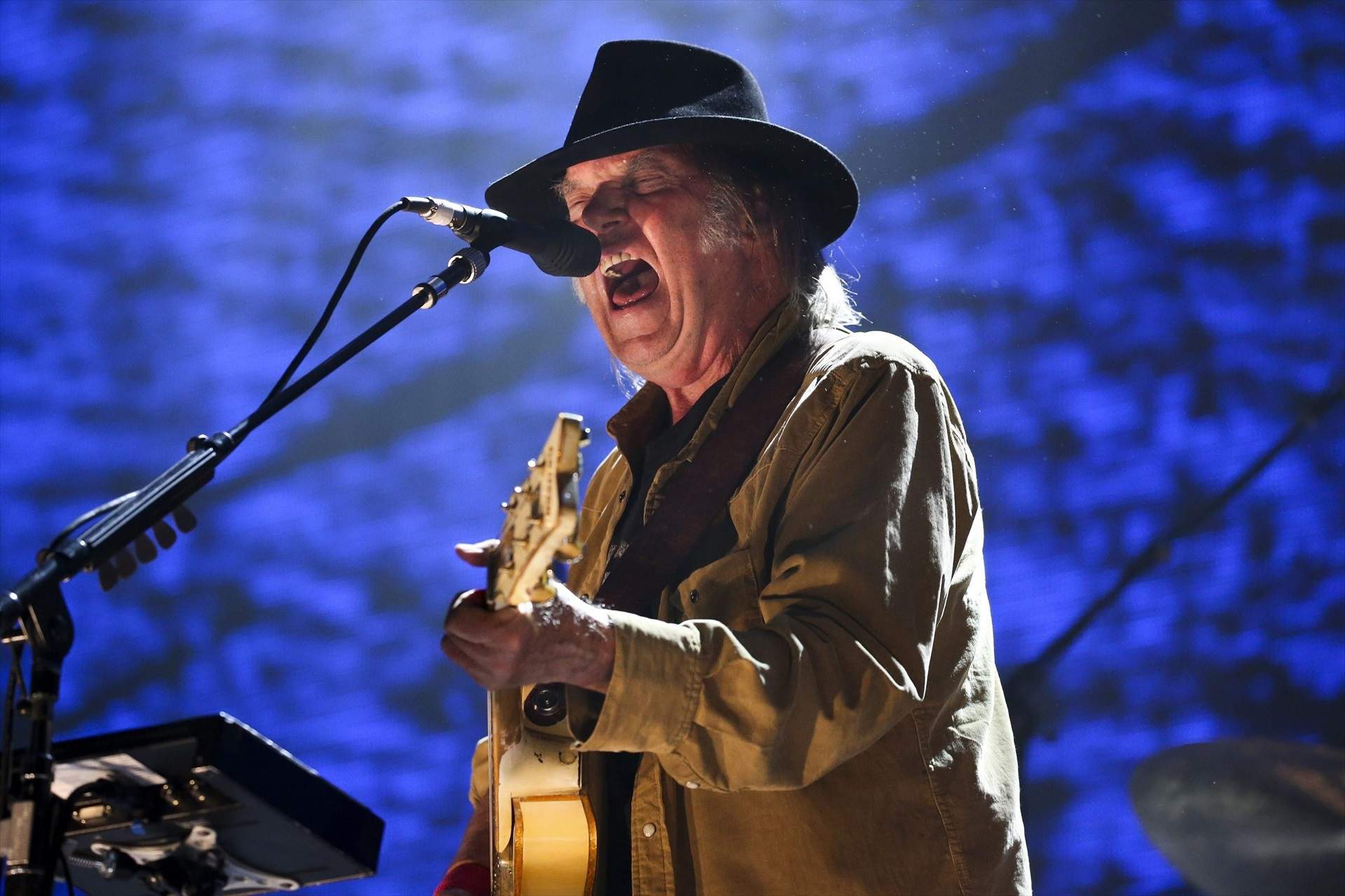 Aquest és el regal de Neil Young a Groenlàndia en resposta a les amenaces de Trump