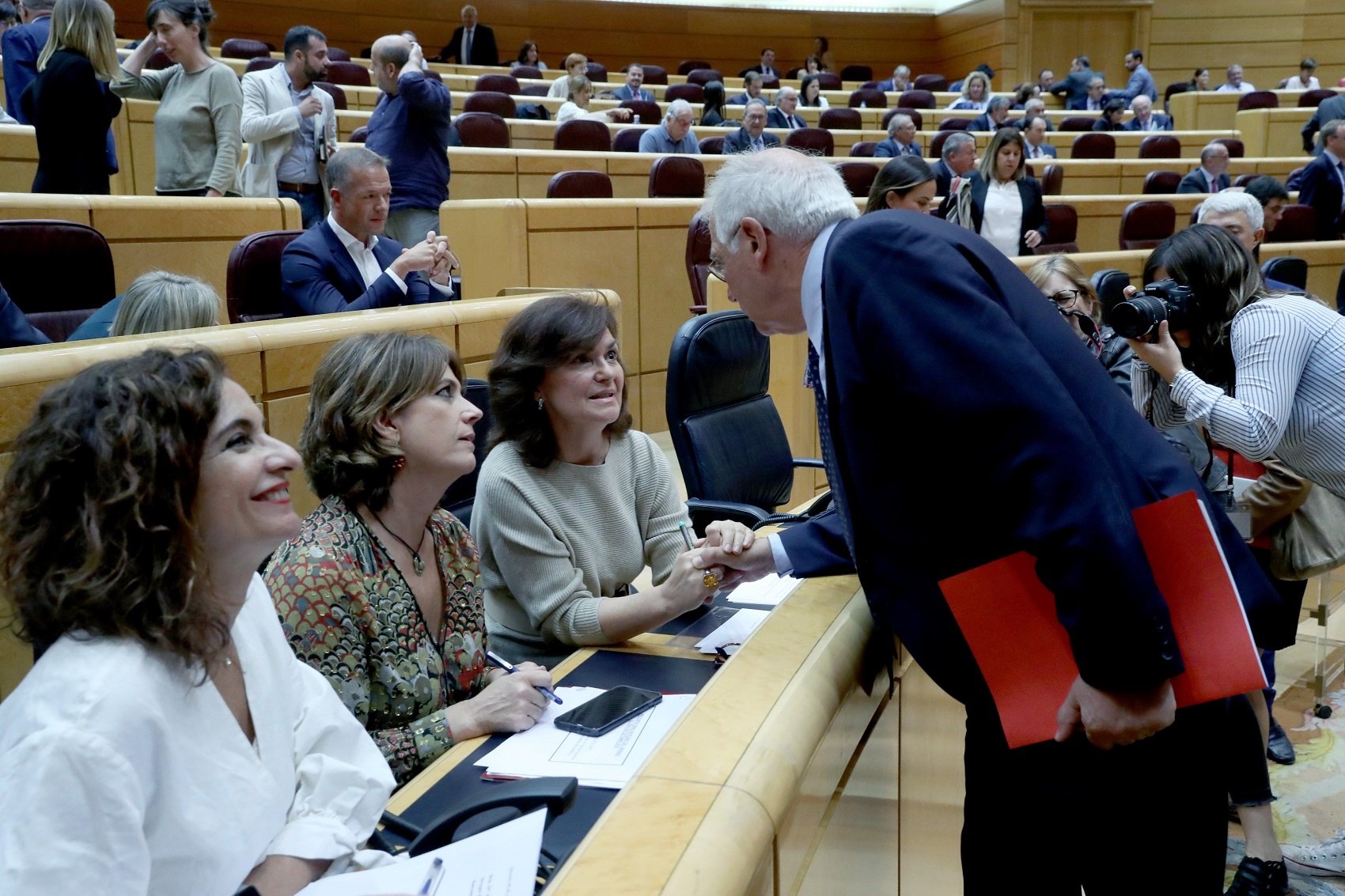 El PP y Ciudadanos aprueban pagar un plus a la Policía y la Guardia Civil en Catalunya