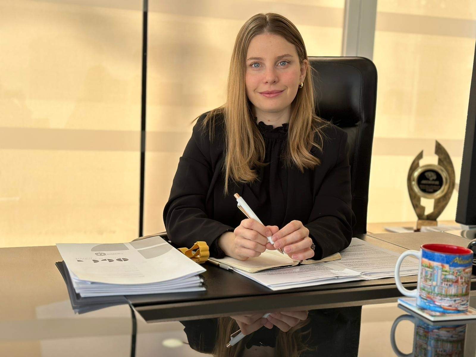 Dimite la concejala de Urbanismo de Alicante tras saberse que había recibido una vivienda pública