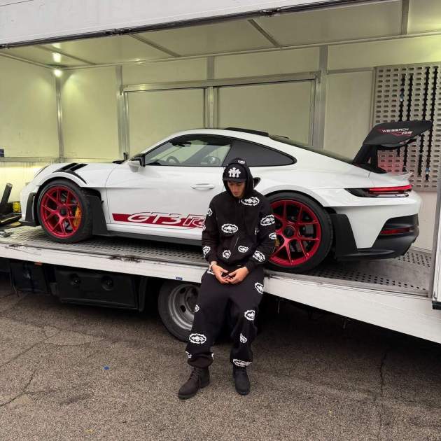 Plex amb el seu cotxe nou / Instagram