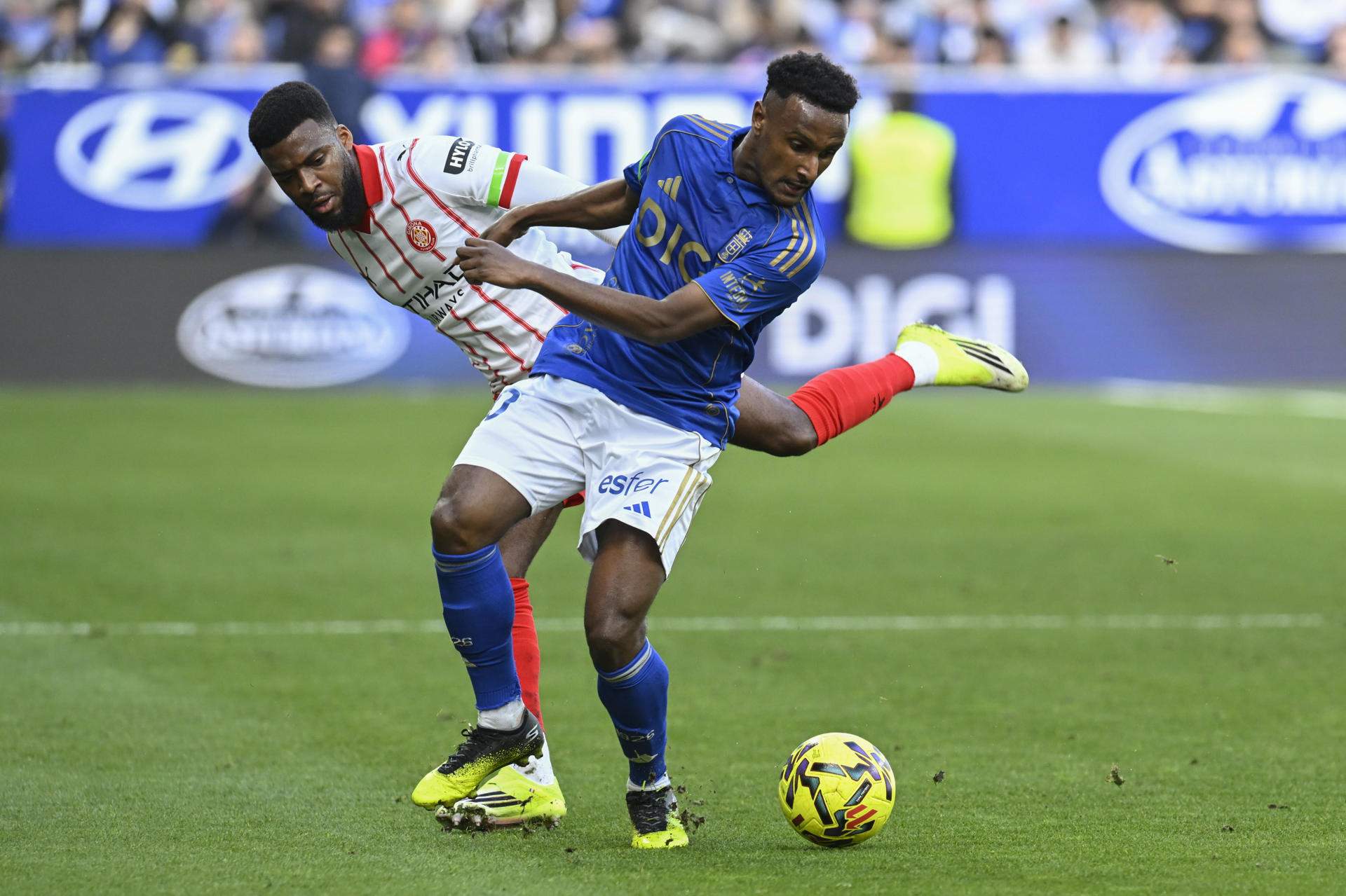 Un Girona impotente se queda sin ideas y da oxígeno al Oviedo (1-0)