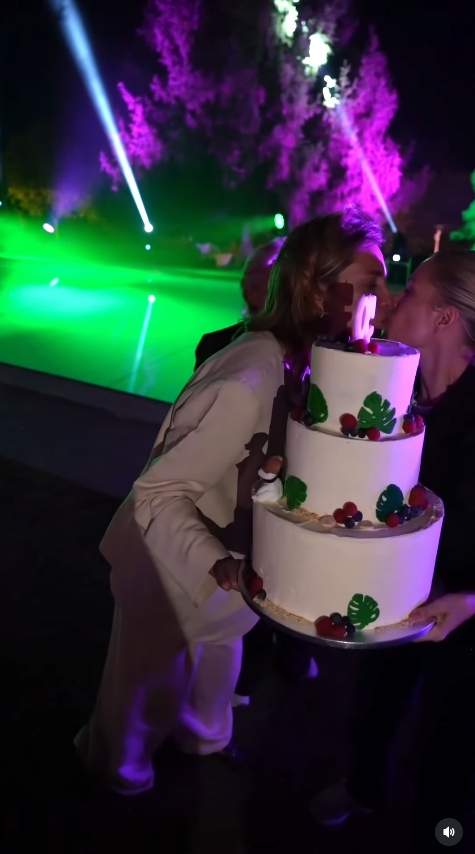 Sandra Barneda celebrant el seu 50 aniversari amb la seva parella / Instagram Sandra Barneda celebrant el seu 50 aniversari amb la seva parella / Instagram