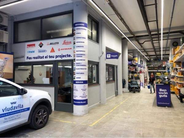 Almacén y punto de venta de material para la construcción de Viuda Vila Almacén y punto de venta de material para la construcción de Viuda Vila