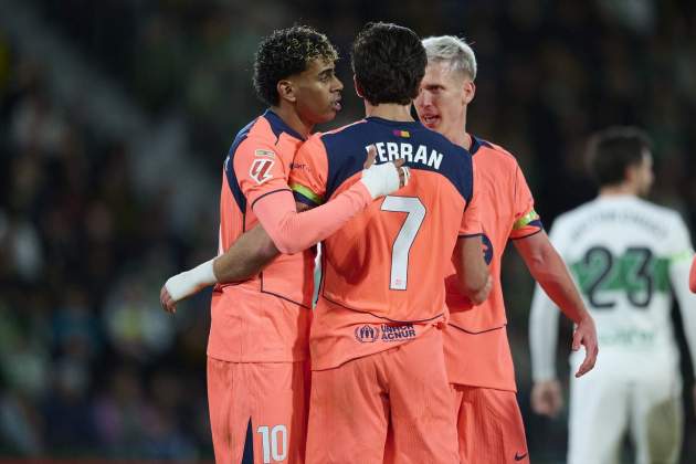 Lamine Ferran Olmo Elx Barça / Foto: Europa Press