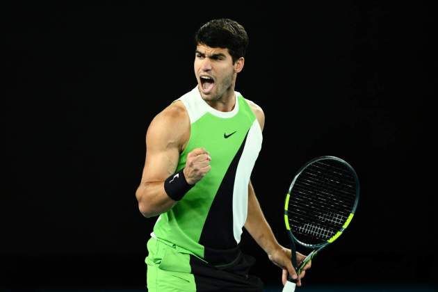 Carlos Alcaraz celebra un punt a la final de l'Open d'Austràlia / Foto: EFE
