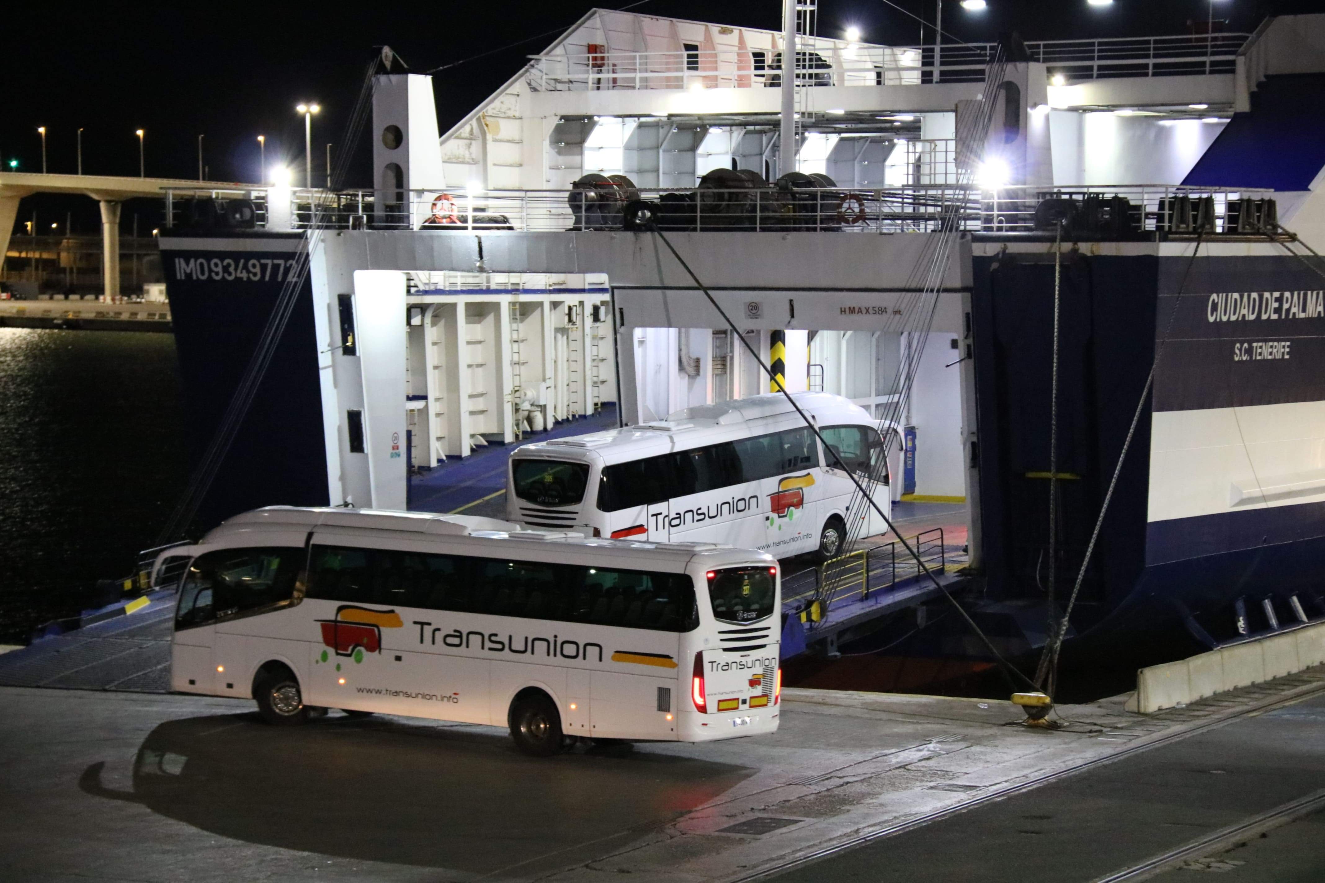 Busos arribant al Port de Barcelona / ACN