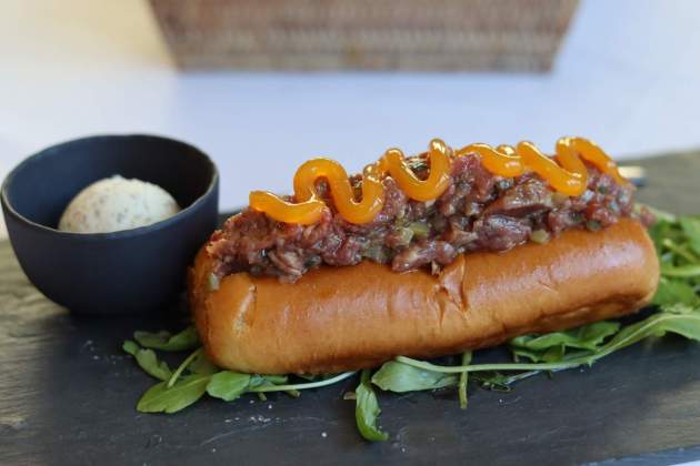 Steat tàrtar del restaurant Can Jepet. / Foto: Jordi Àvila Steat tàrtar del restaurant Can Jepet. / Foto: Jordi Àvila