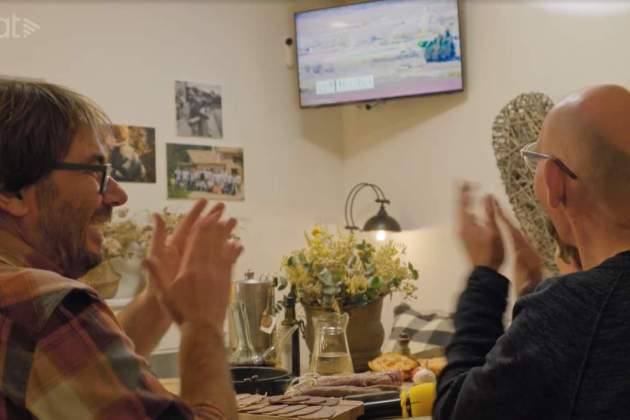 En Josep de Brunyola veient 'El Foraster' amb el mateix Quim Masferrer 3Cat2 En Josep de Brunyola veient 'El Foraster' amb el mateix Quim Masferrer 3Cat2