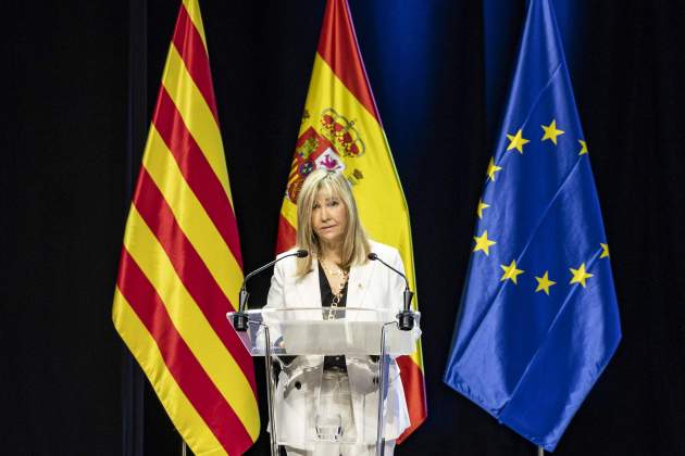 La presidenta del Tribunal Suprem i del CGPJ, Isabel Perelló. Entrega despatxos 74 promoció carrera judicial faristol  / Foto: Carlos Baglietto