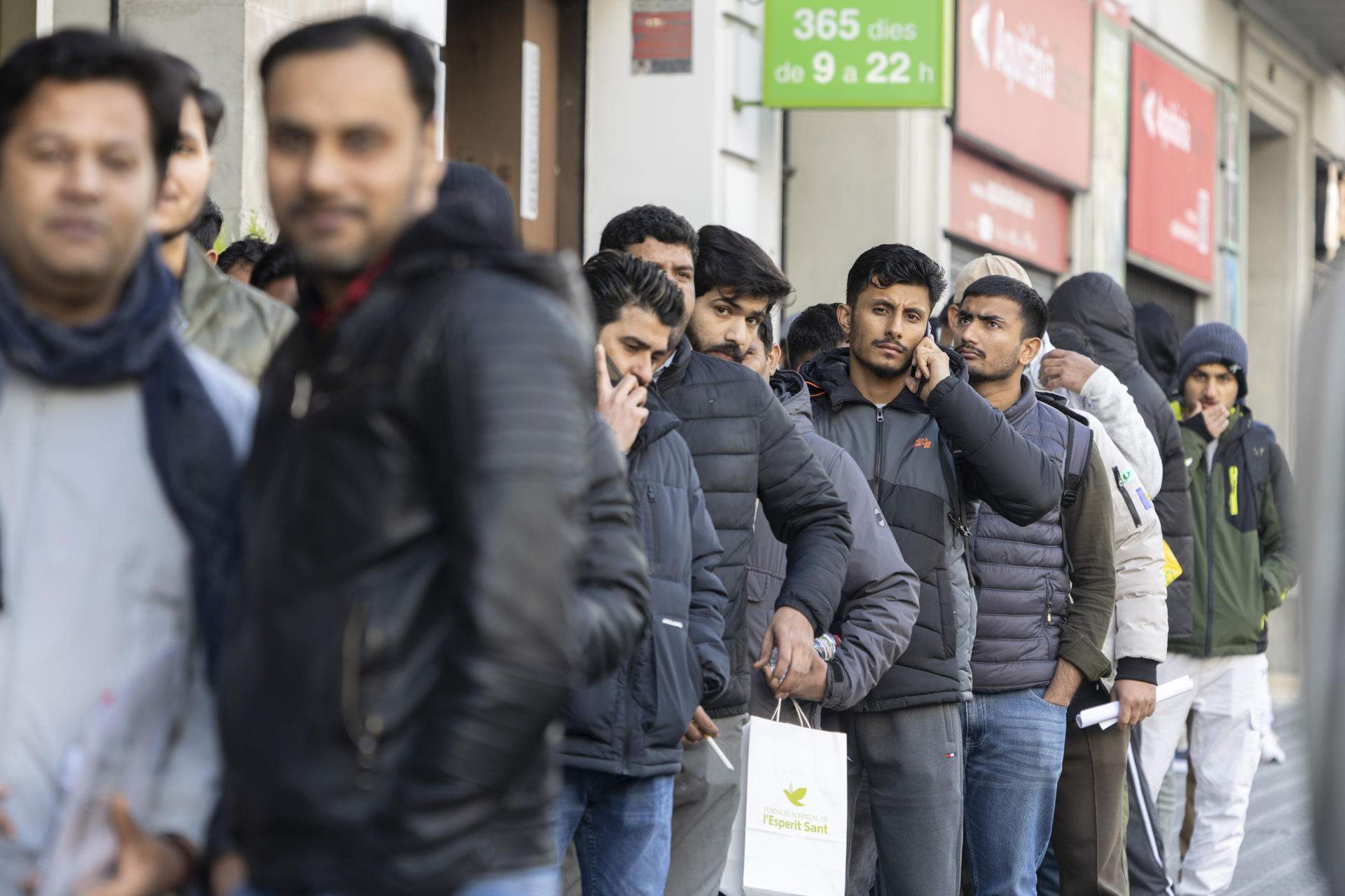 Hasta 150.000 inmigrantes se podrían beneficiar en Catalunya de la regularización extraordinaria