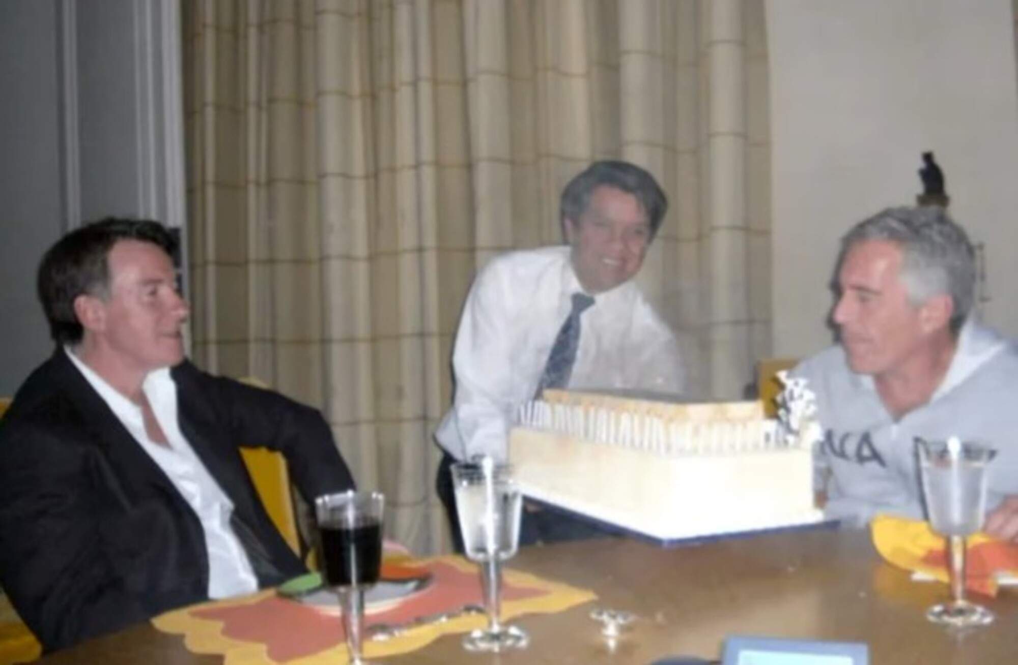 Peter Mandelson, exembajador británico en EE. UU., decapitado por los nuevos correos de Epstein