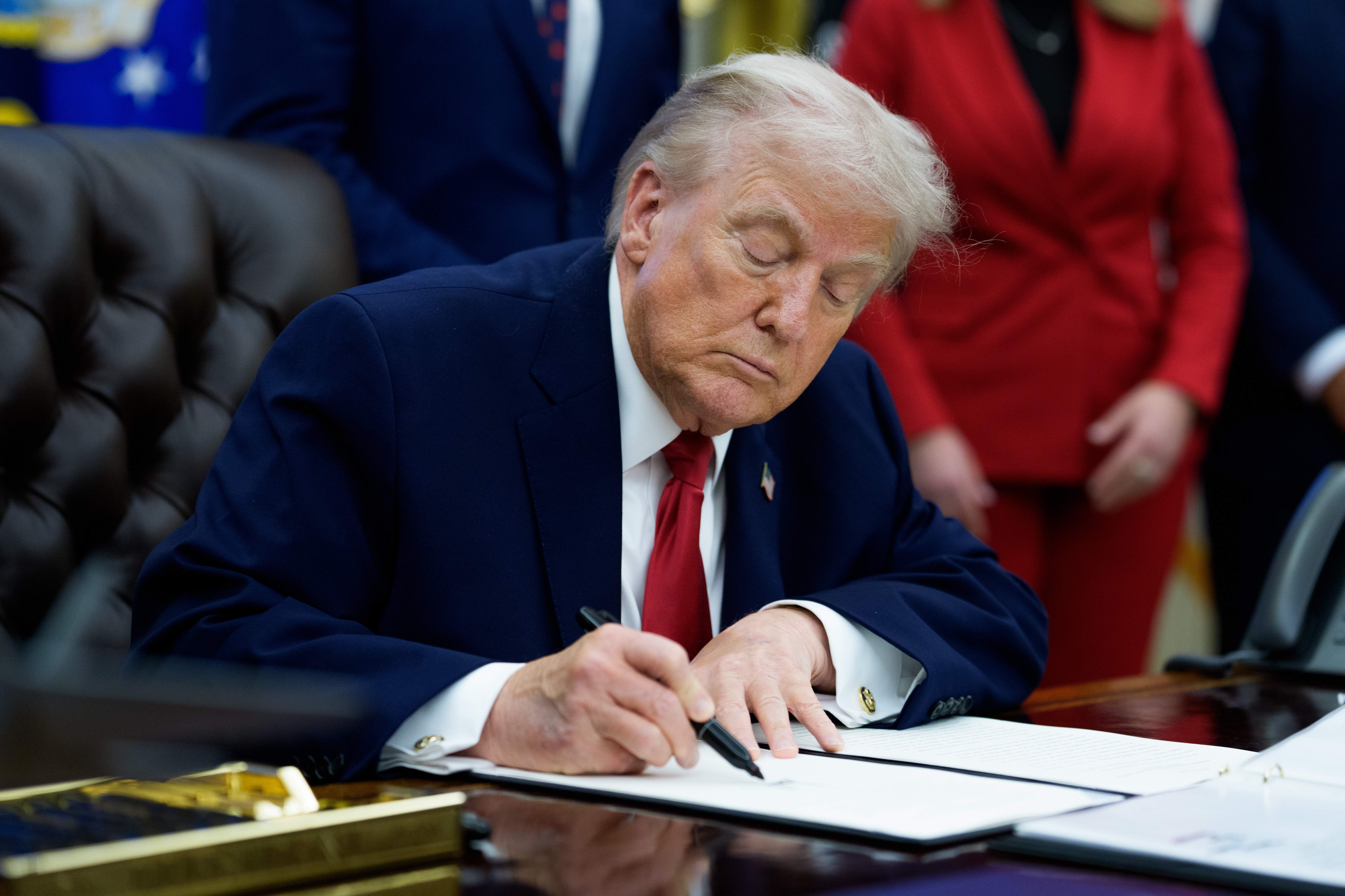 Trump asegura que los republicanos deberían "tomar el control" de las próximas elecciones de EE. UU