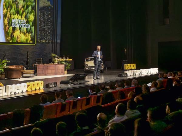 El cofundador y director general de Rodi Motor Services, Josep Esteve, durant la convenció anual de l'empresa. 