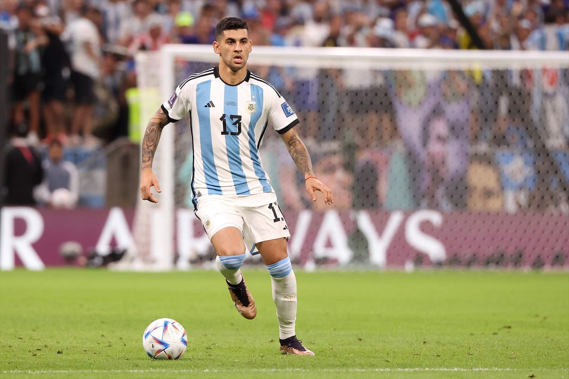 Hansi Flick pide que cierren al mejor de Argentina antes de que acabe el Mundial o la Premier se lo lleve