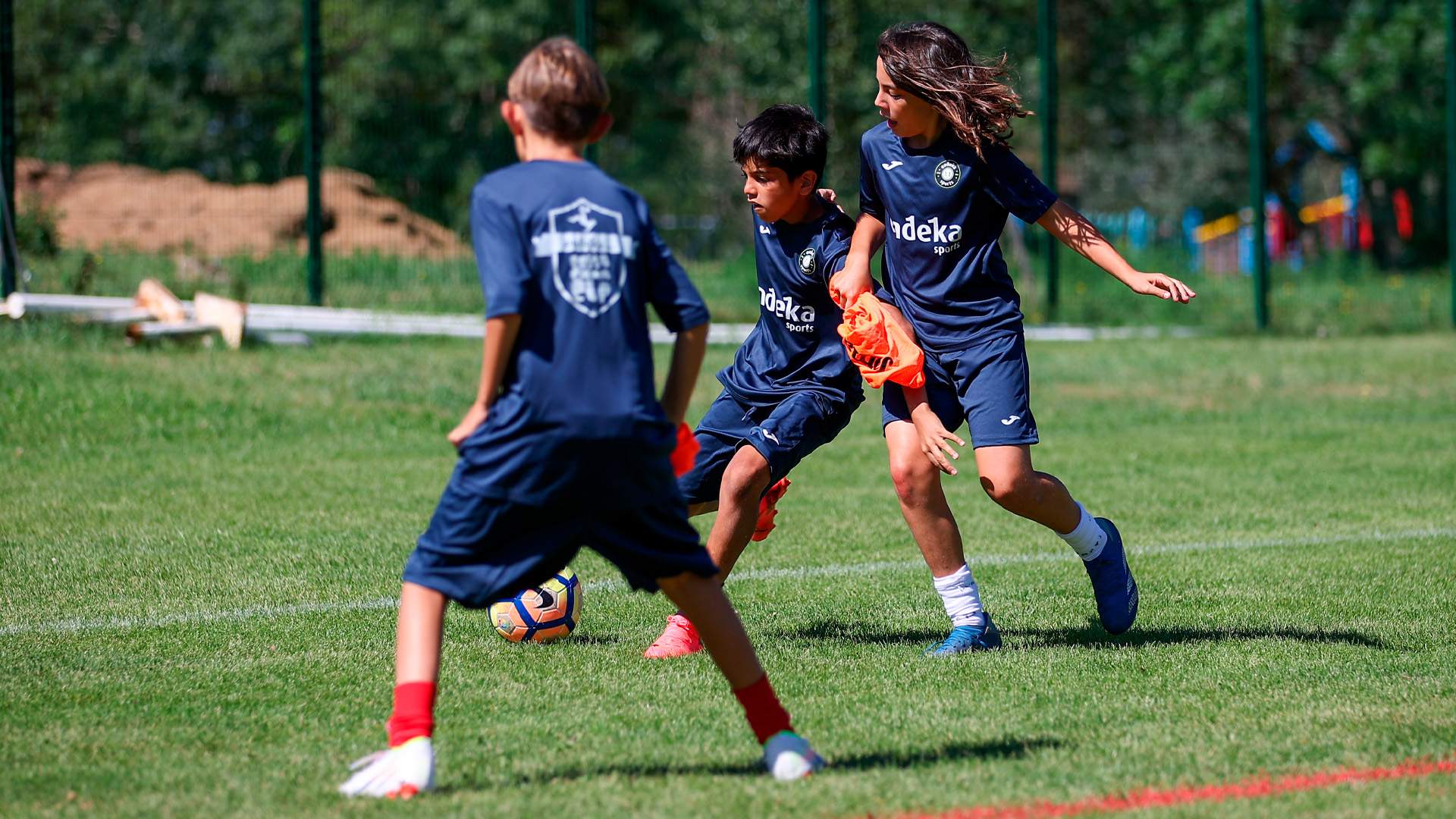 No es una broma: piden prohibir el fútbol en las escuelas por ser "tóxico"