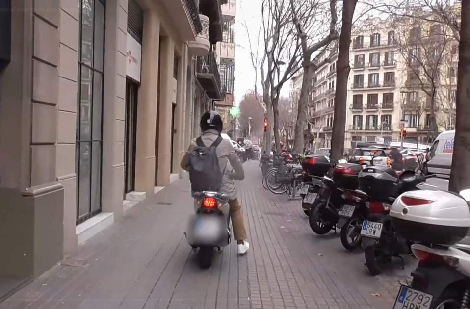 Urdangarin al mig de la vorera, il·legal, EP