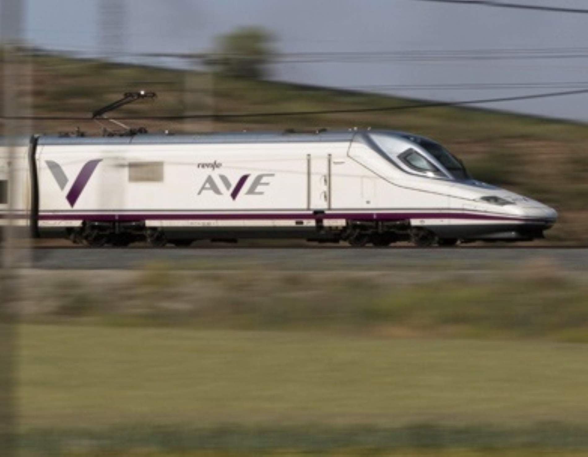 El incremento del tiempo del trayecto Barcelona-Madrid en alta velocidad se alarga hasta diciembre