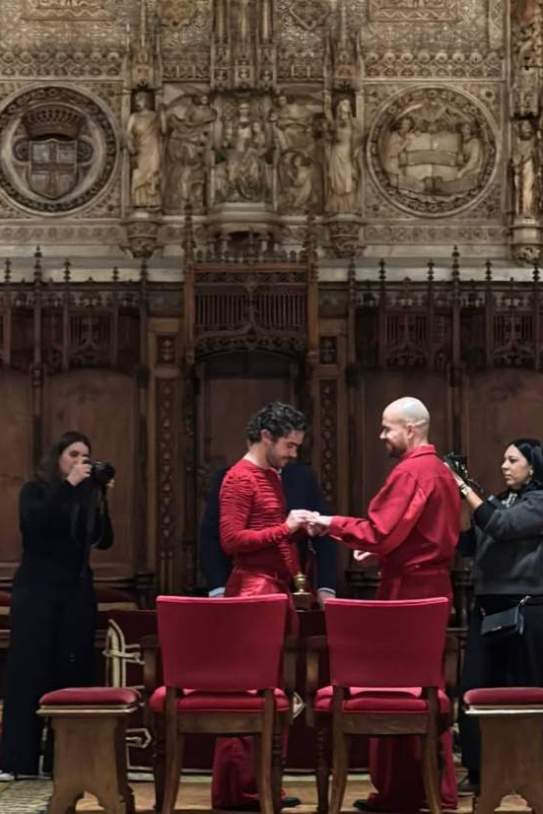 Los novios, en el momento de jurarse amor eterno IG