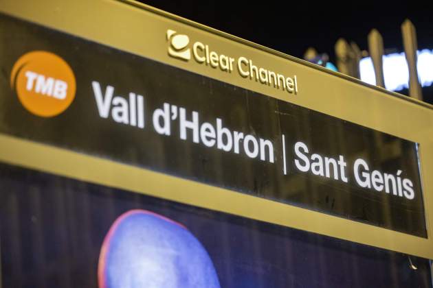 Cartel metro Vall d'Hebron, Sant Genís / Foto: Carlos Baglietto Cartel metro Vall d'Hebron, Sant Genís / Foto: Carlos Baglietto