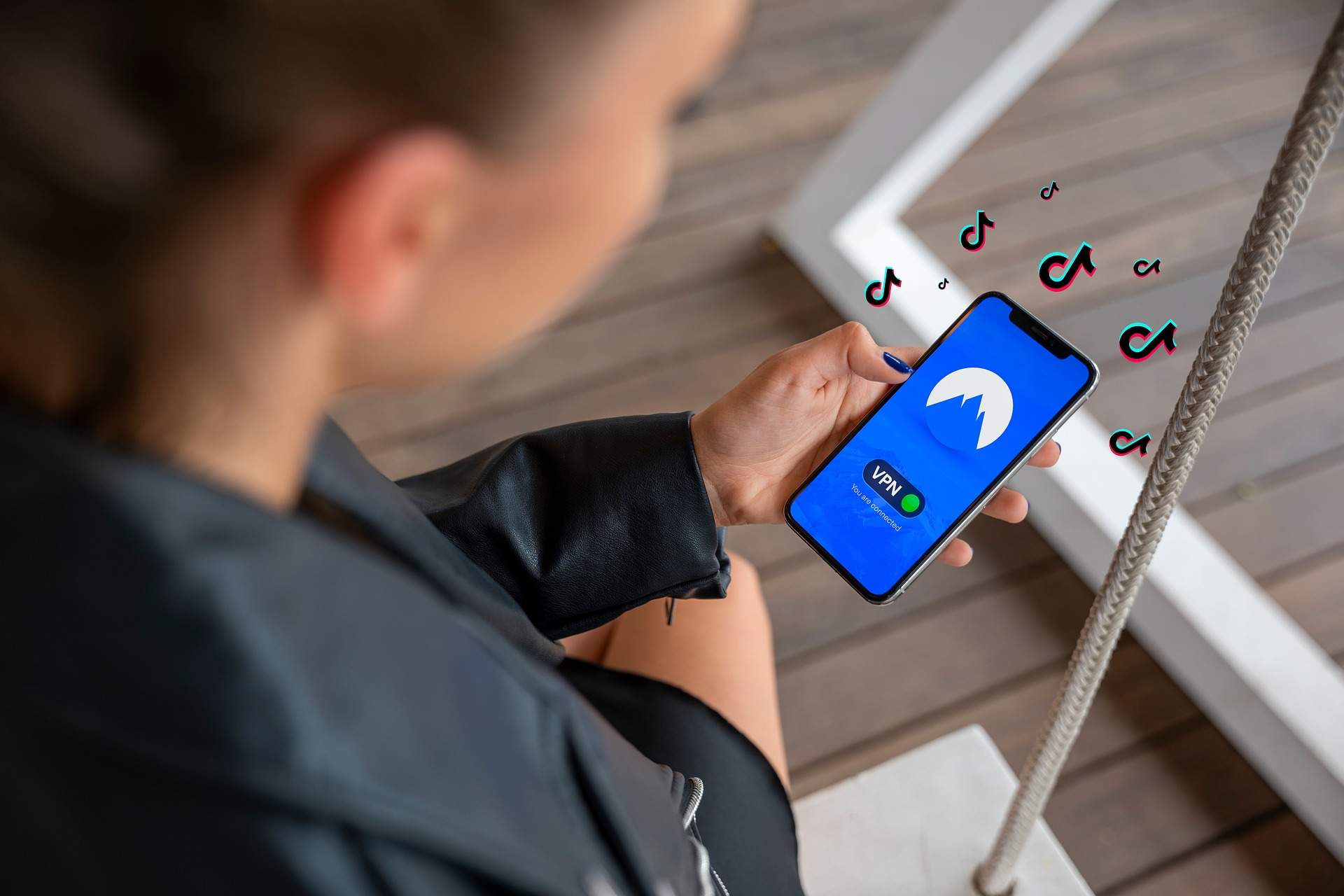 La UE amenaza a TikTok con una multa si no modifica su “diseño adictivo” para menores y adultos vulnerables