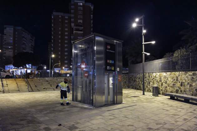Nuevo contrato de limpieza en el metro de Barcelona, tareas de limpieza para el Vall d'Hebron / Foto: Carlos Baglietto