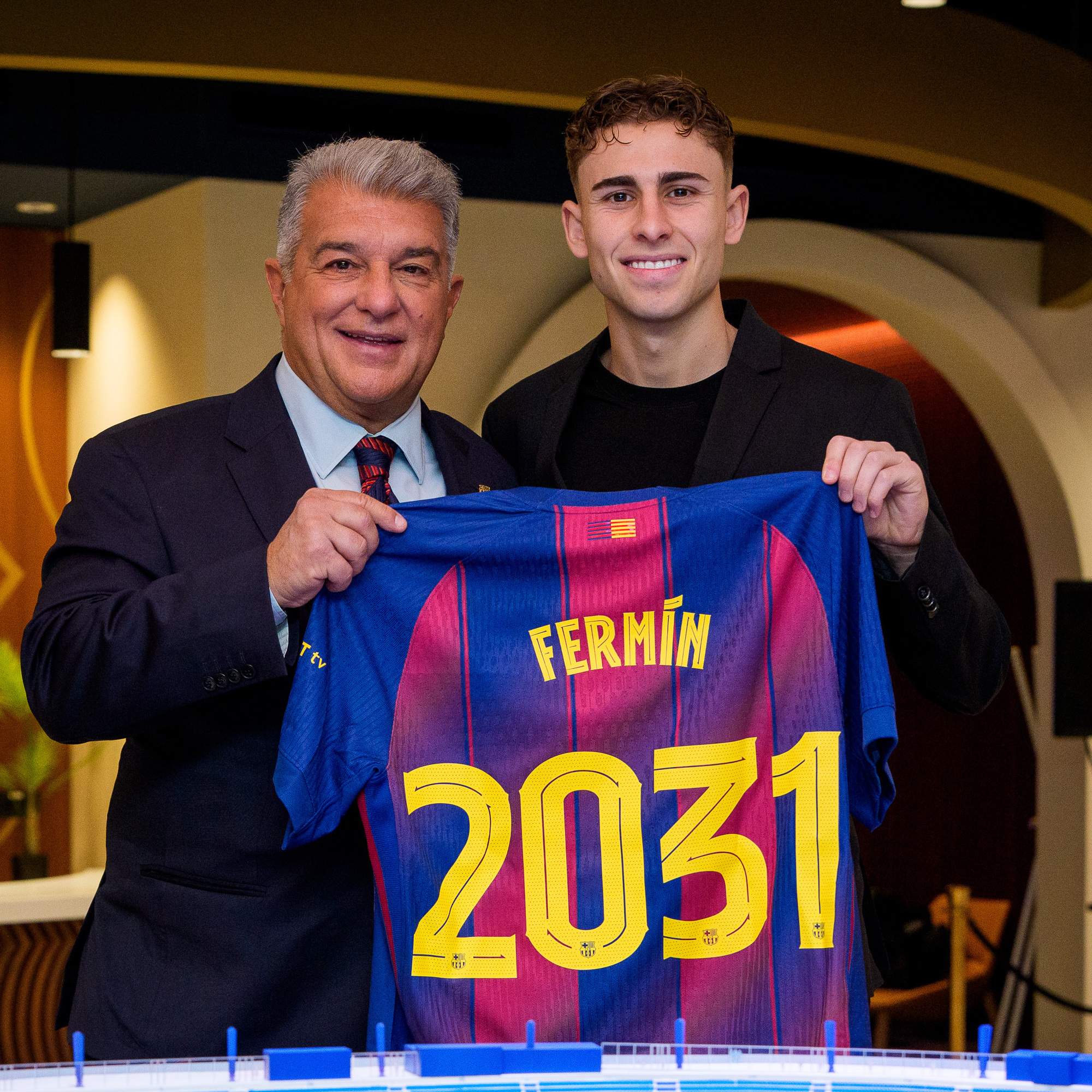 Fermín firma hasta 2031 y avisa: “Quiero hacer historia con el Barça”