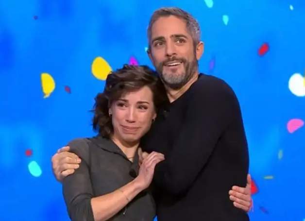 Rosa Rodríguez, abraçada a Roberto Leal després de guanyar 'El Rosco' de 'Pasapalabra' Antena 3