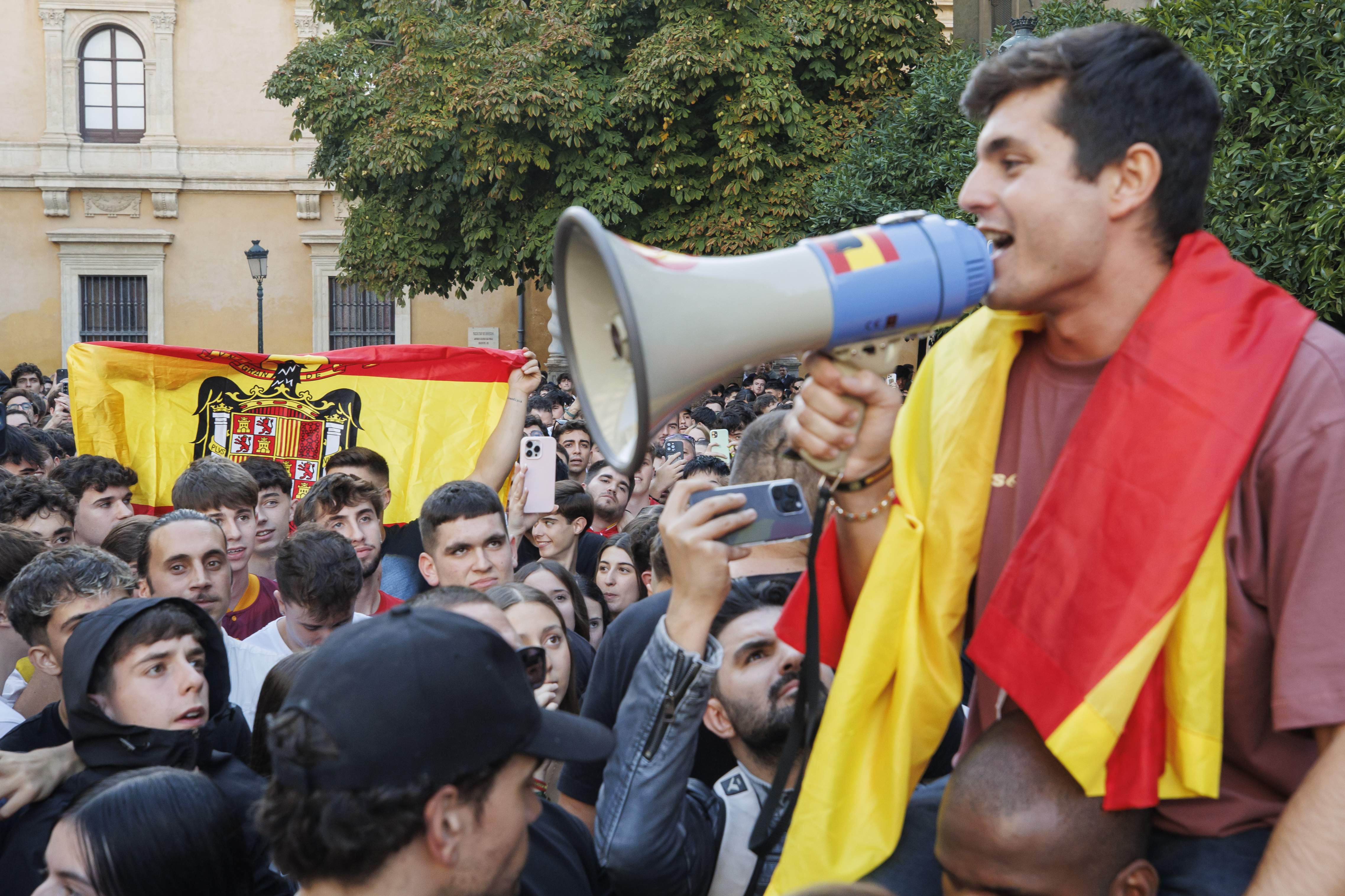 El PP ficha a Vito Quiles para frenar el auge de Vox: “Los jóvenes quieren ver a Sánchez colgado de un pino"