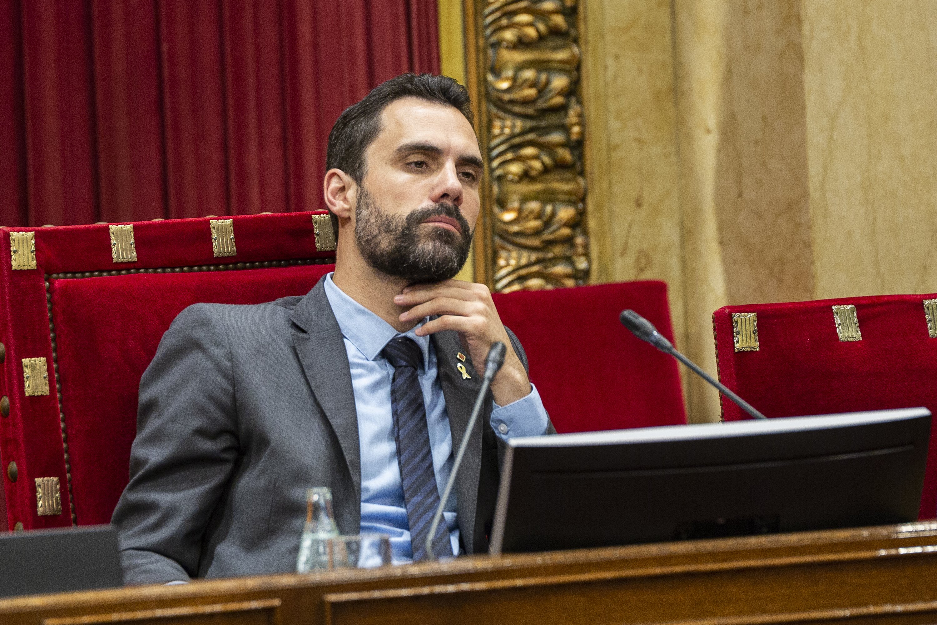 Torrent irrita al Govern cambiando "unilateralmente" el pleno de la moción sobre autodeterminación