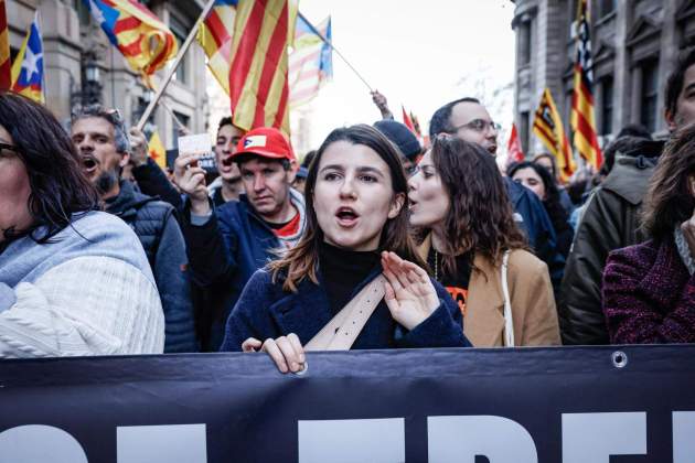 Multimedia (9) Multimedia (9)