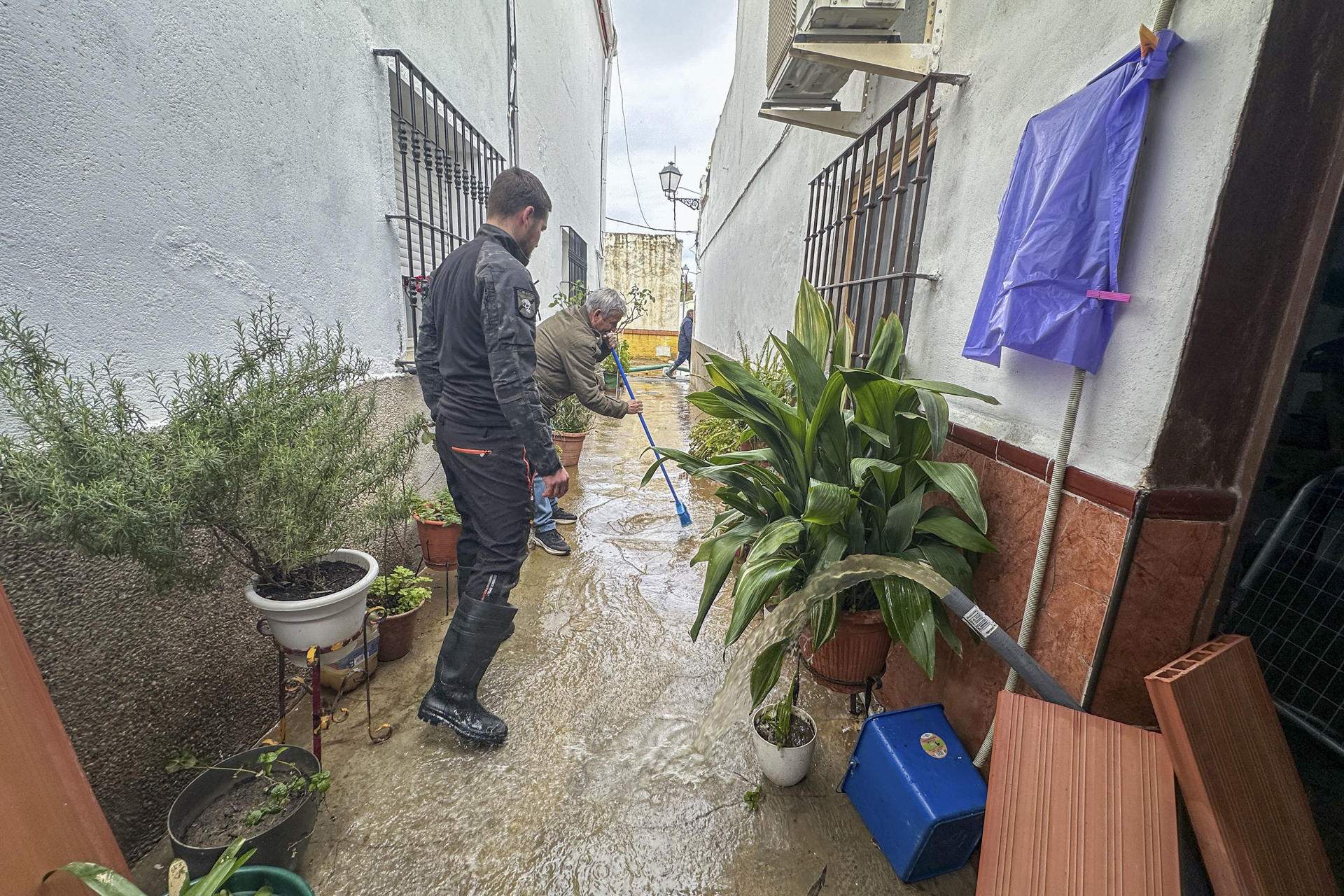 El temporal da tregua en Andalucía y una parte de los evacuados vuelve a casa