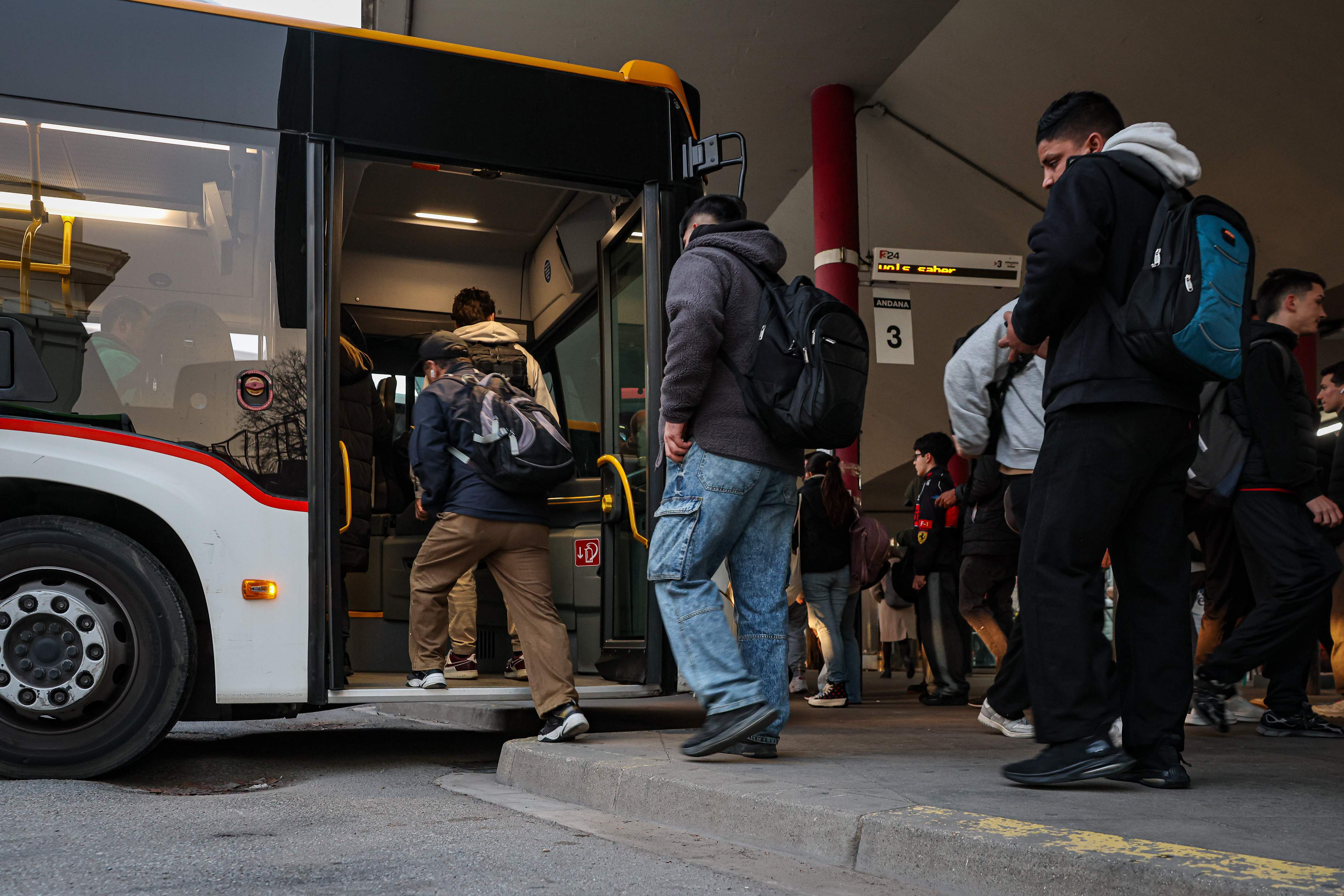 Rodalies reconeix el drama de l'R3 i fa fixa la línia de bus