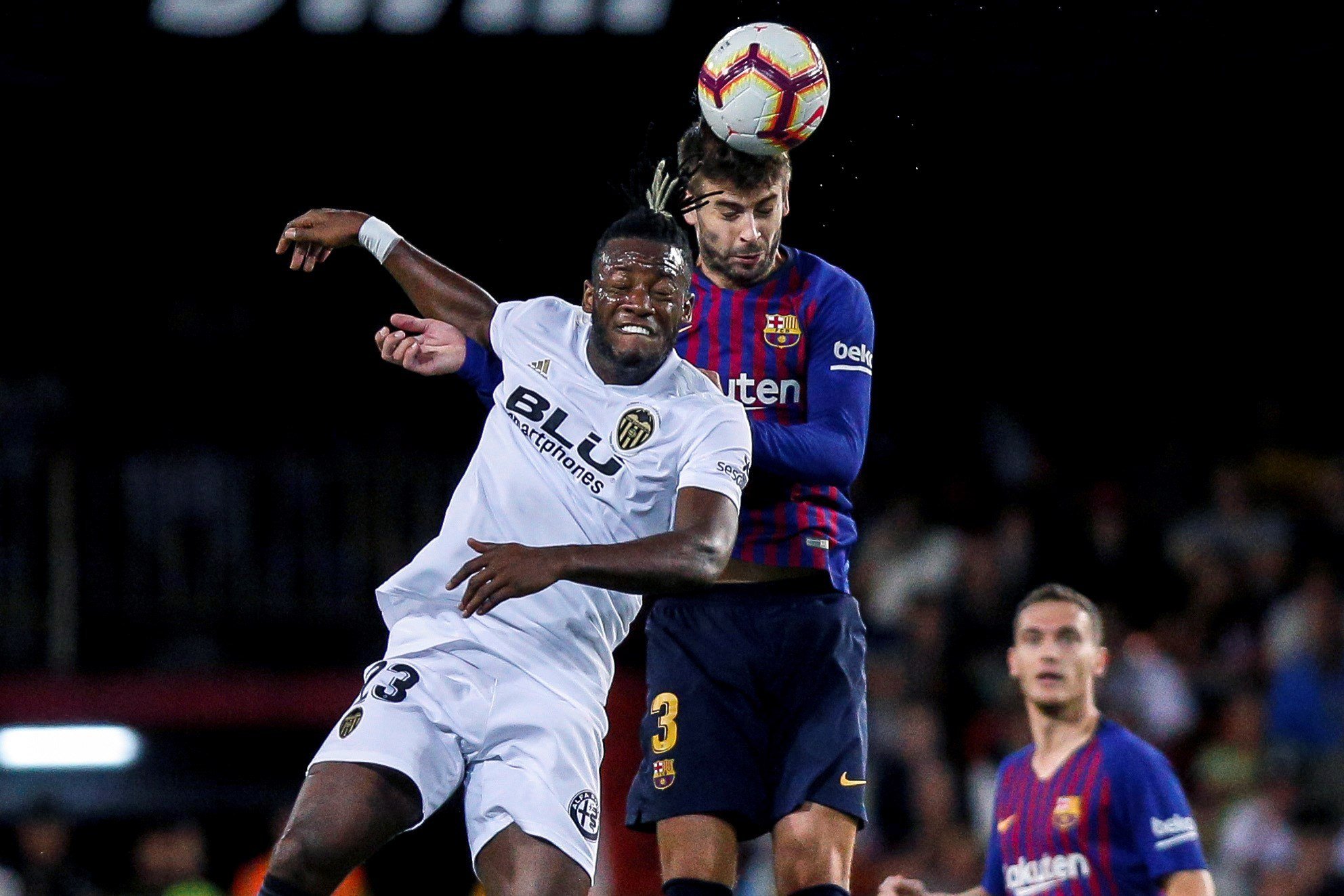 La Liga denuncia insultos contra Piqué y Shakira en el Valencia-Barça