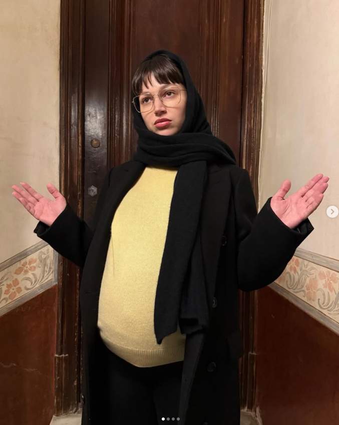 Ursula Corberó en su rellano del Eixample, Ig