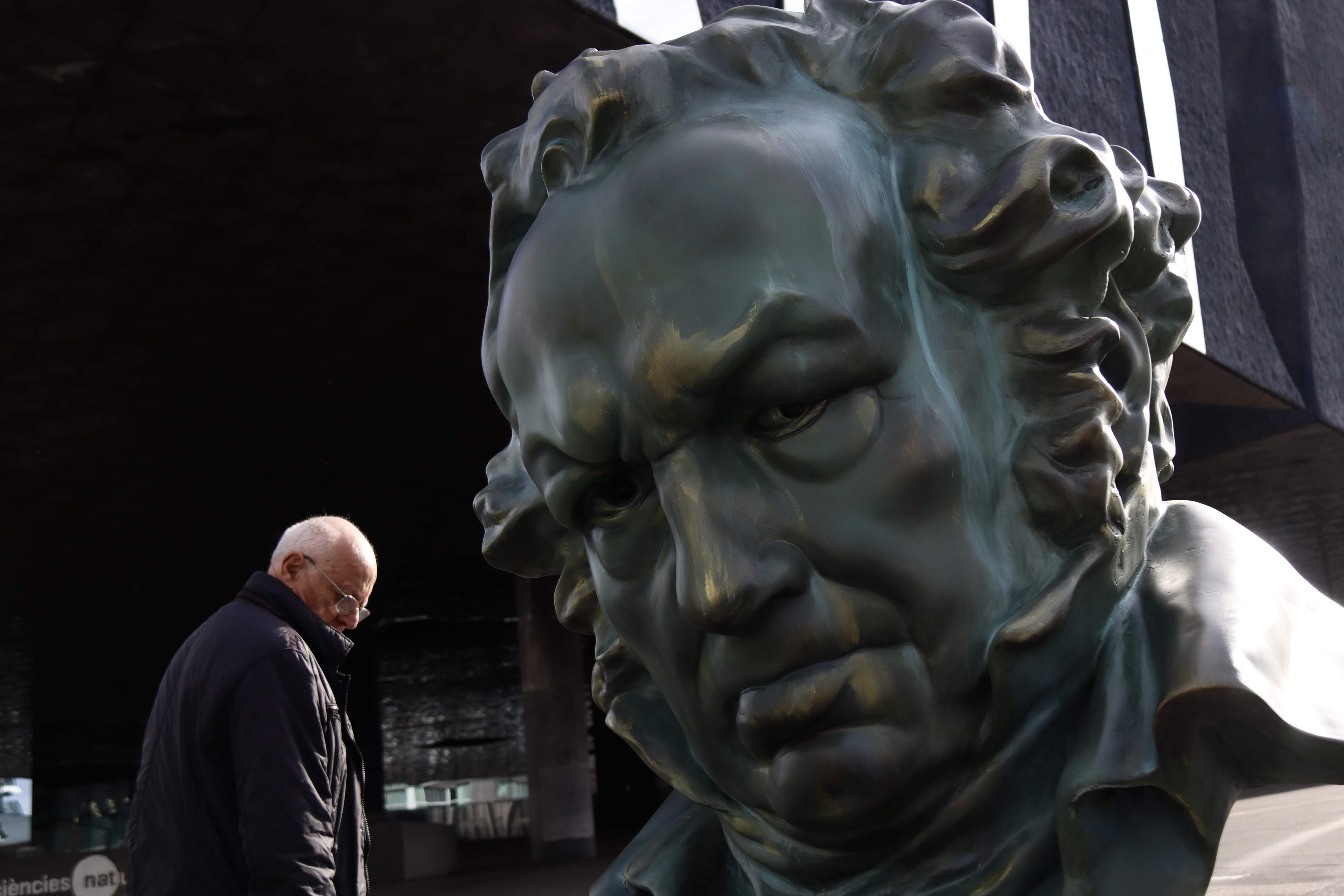 Els Goyas gegants ja són a Barcelona