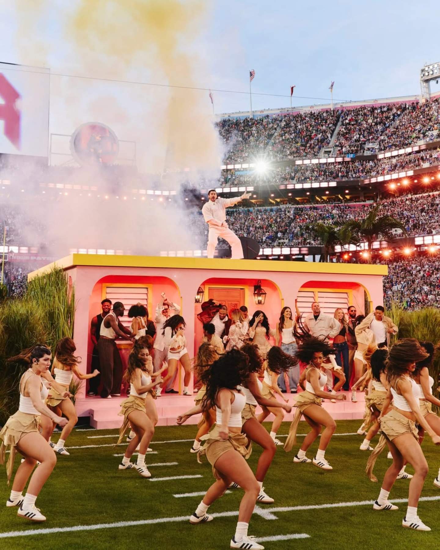Així és Júlia Pericas, la ballarina catalana que ha actuat amb Bad Bunny a la Super Bowl: vídeo emotiu