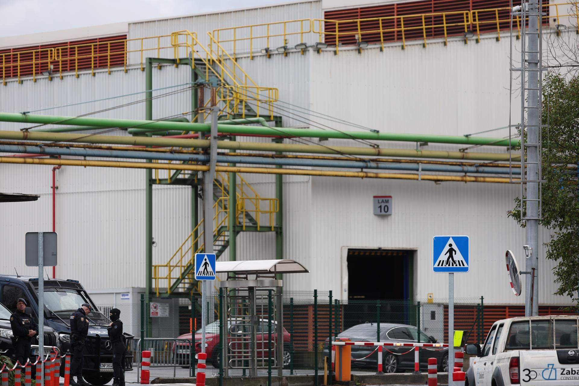 La policía española registra la sede de Sidenor para recoger información sobre la venta de acero a Israel