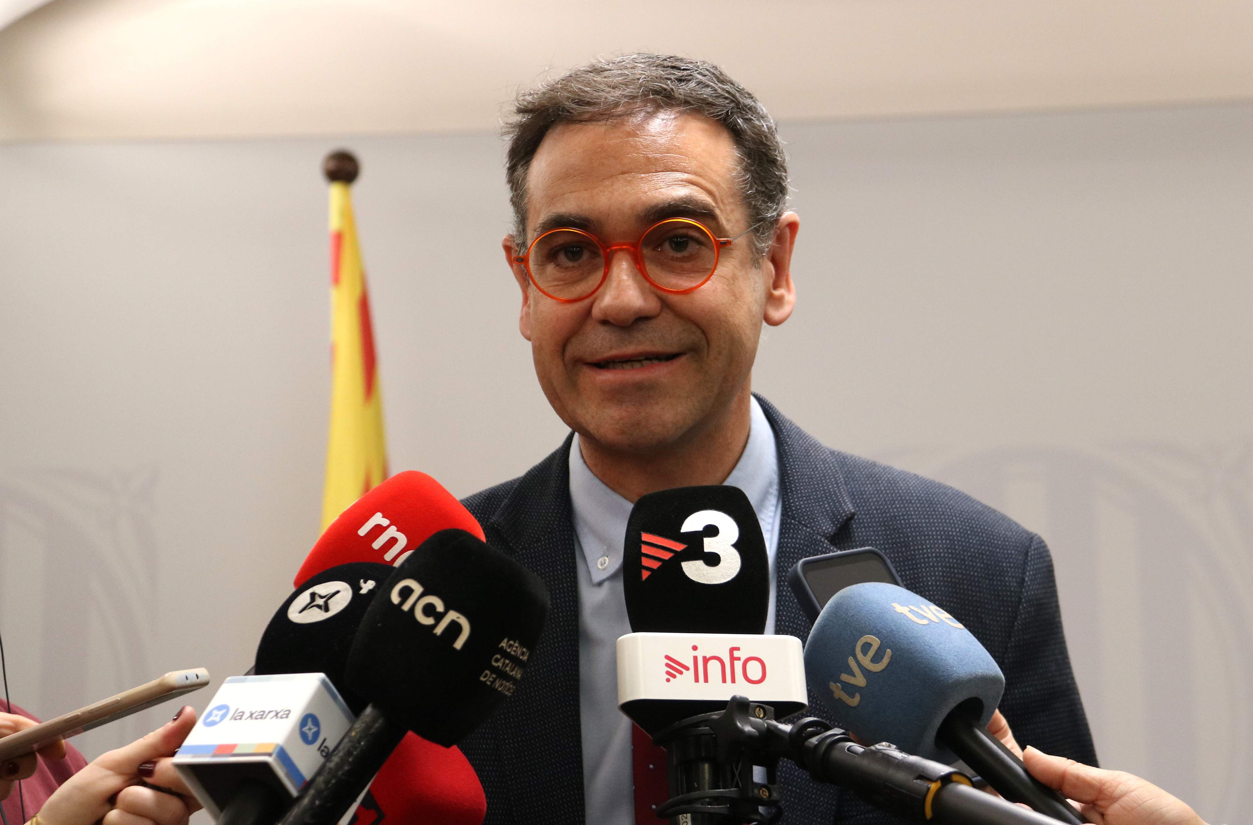 Educació prepara una proposta per als docents, però rebutja "centrar-ho" en salaris