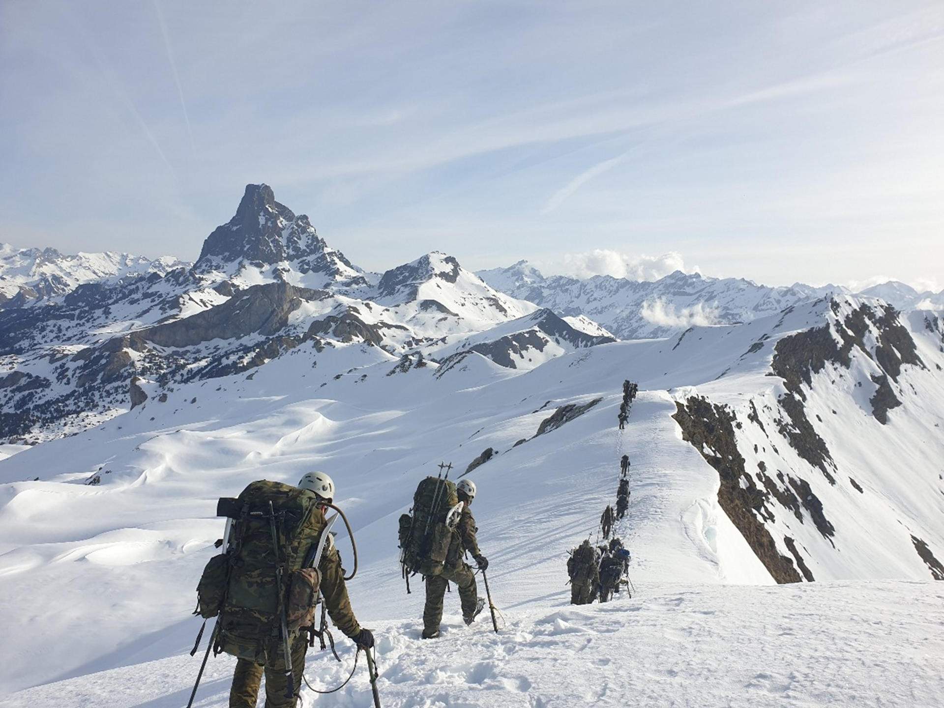 Groenlàndia es reforça militarment: l’OTAN llança l'operació Sentinella de l'Àrtic i acontenta Trump